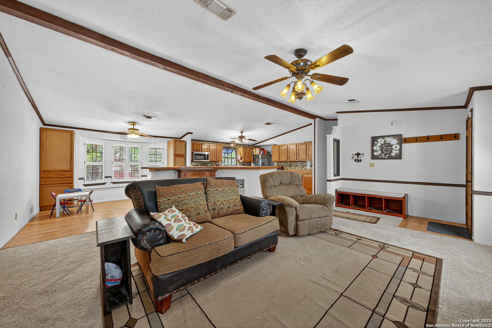 455 Oak View Drive Lakehills TX 78063