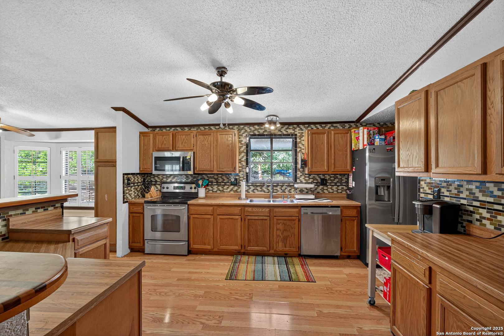 455 Oak View Drive Lakehills TX 78063