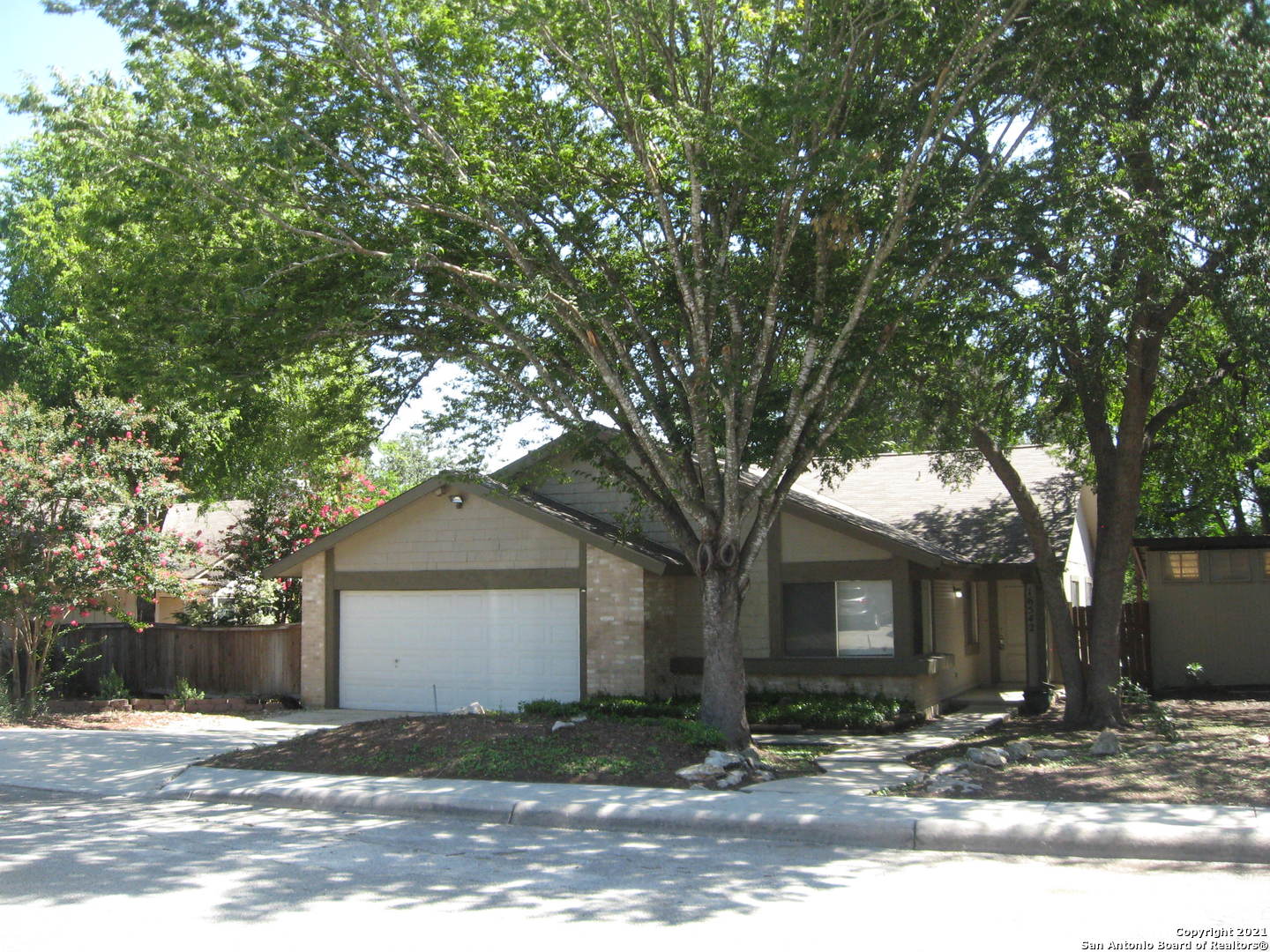 16542 Hunting Glen Street San Antonio TX 78247