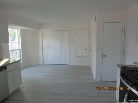 5243 Fountain Lake San Antonio TX 78244