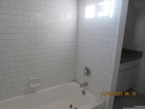 5243 Fountain Lake San Antonio TX 78244