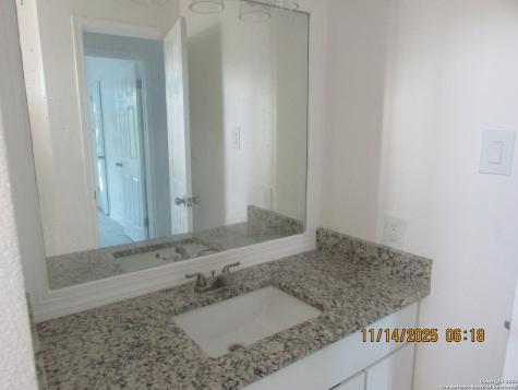 5243 Fountain Lake San Antonio TX 78244