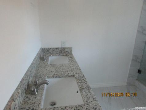 5243 Fountain Lake San Antonio TX 78244