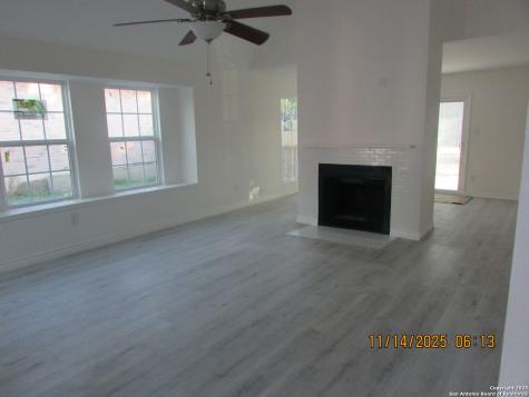 5243 Fountain Lake San Antonio TX 78244