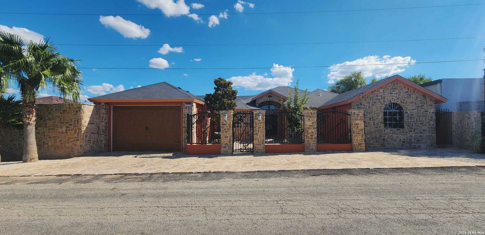 372 Jardines Verdes Drive Eagle Pass TX 78852