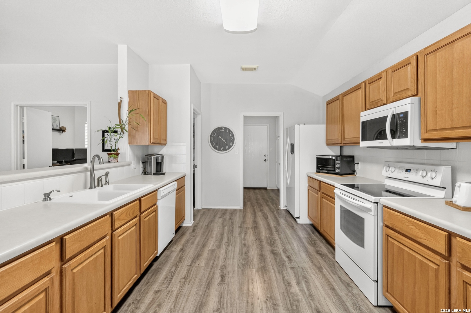 8811 Burgandy San Antonio TX 78240