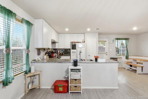 5643 Vista Pont San Antonio TX 78242