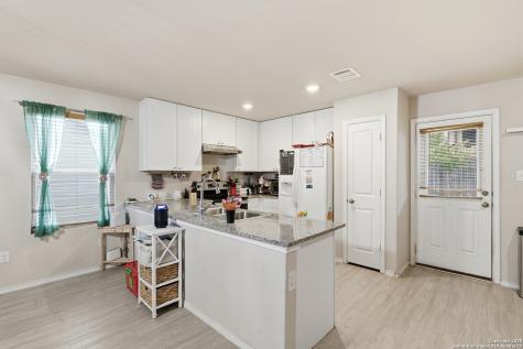 5643 Vista Pont San Antonio TX 78242