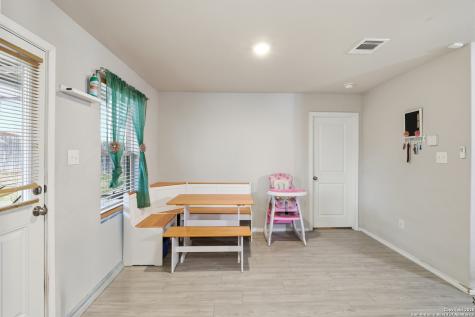 5643 Vista Pont San Antonio TX 78242