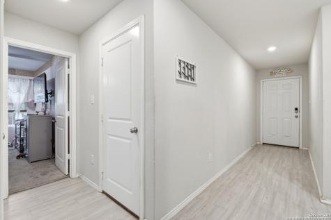 5643 Vista Pont San Antonio TX 78242