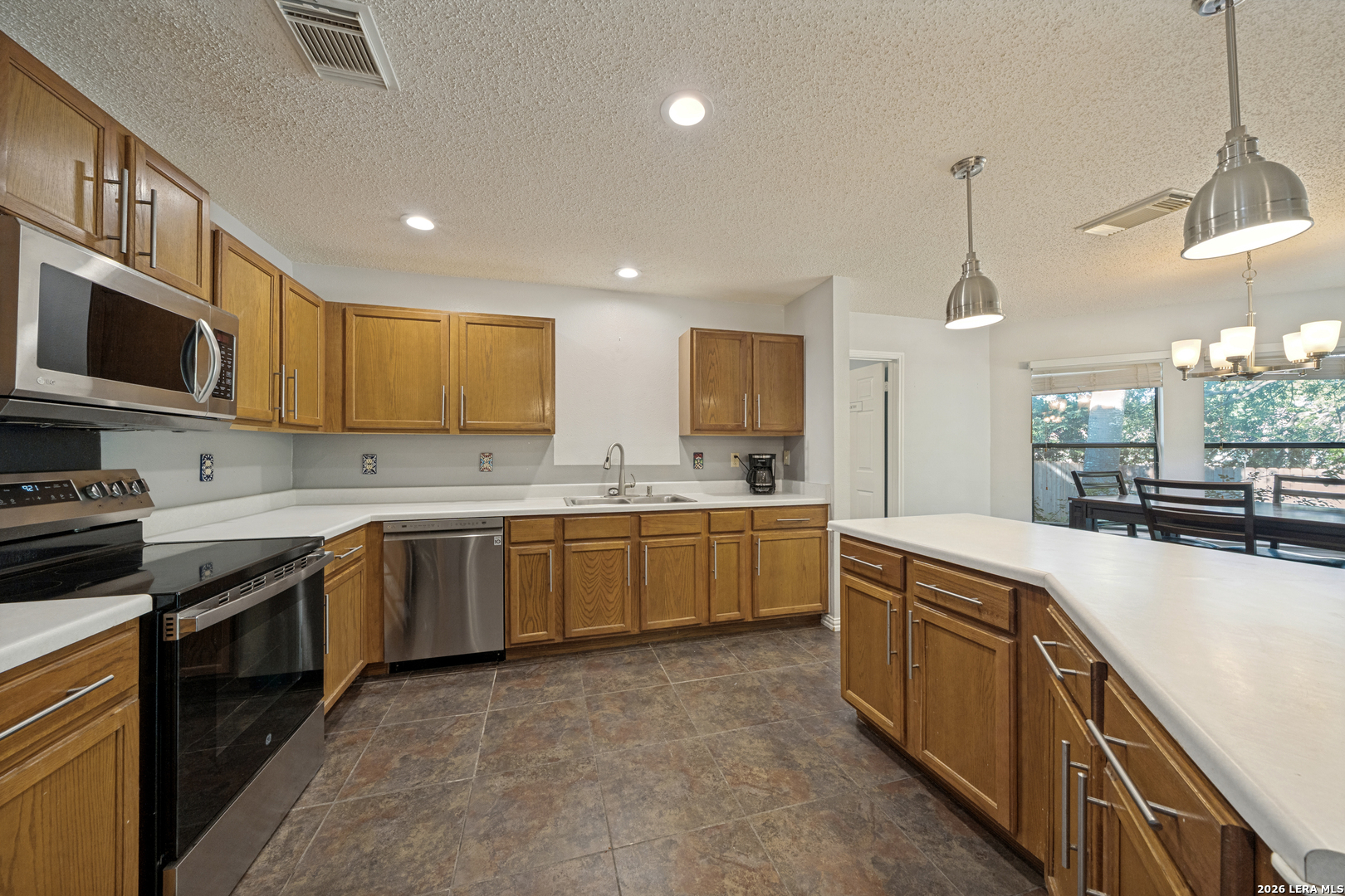 8622 Park Olympia Universal City TX 78148