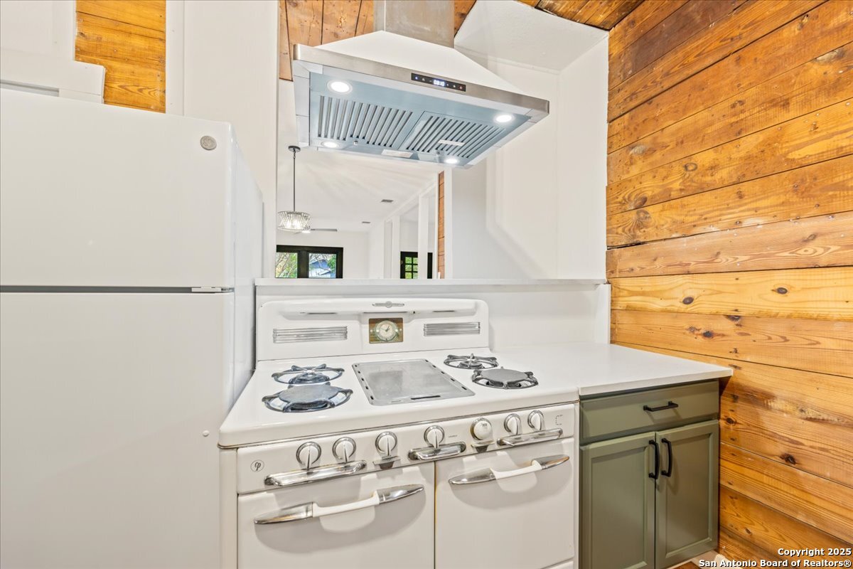 1019 Saint James San Antonio TX 78202