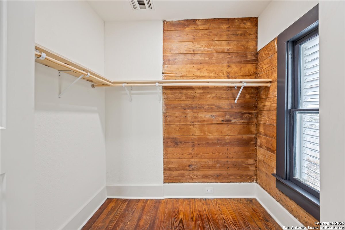 1019 Saint James San Antonio TX 78202