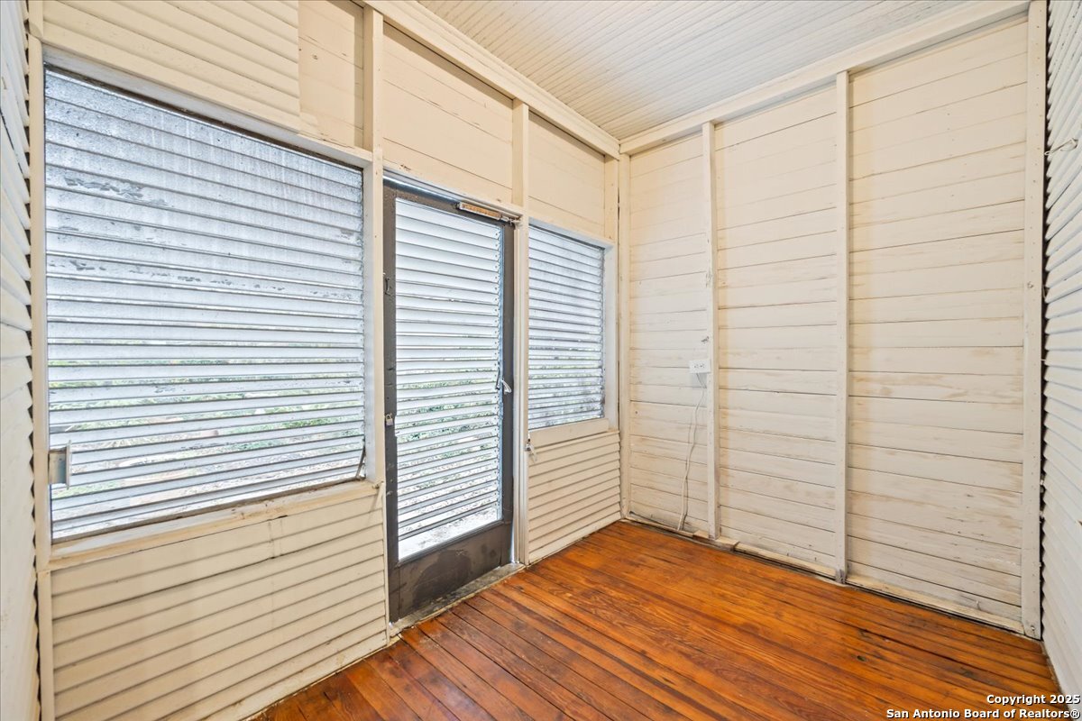 1019 Saint James San Antonio TX 78202