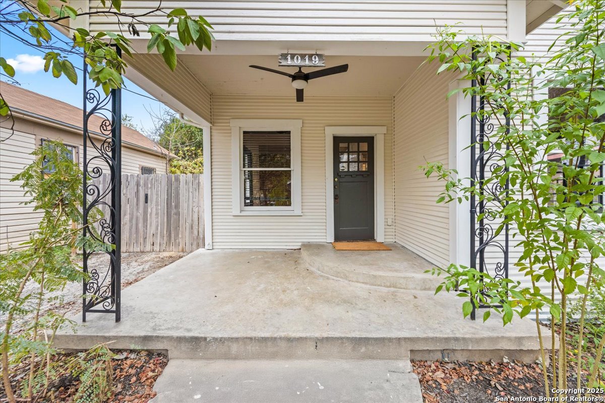 1019 Saint James San Antonio TX 78202