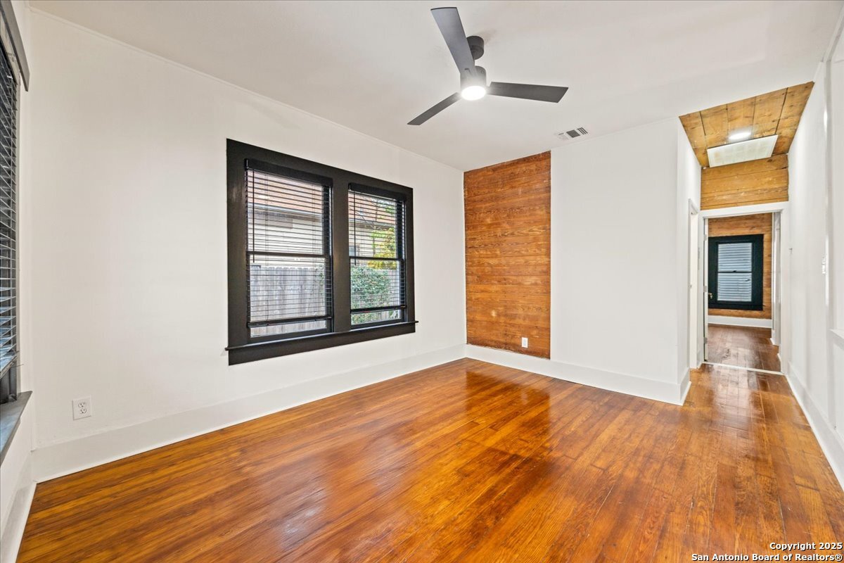 1019 Saint James San Antonio TX 78202