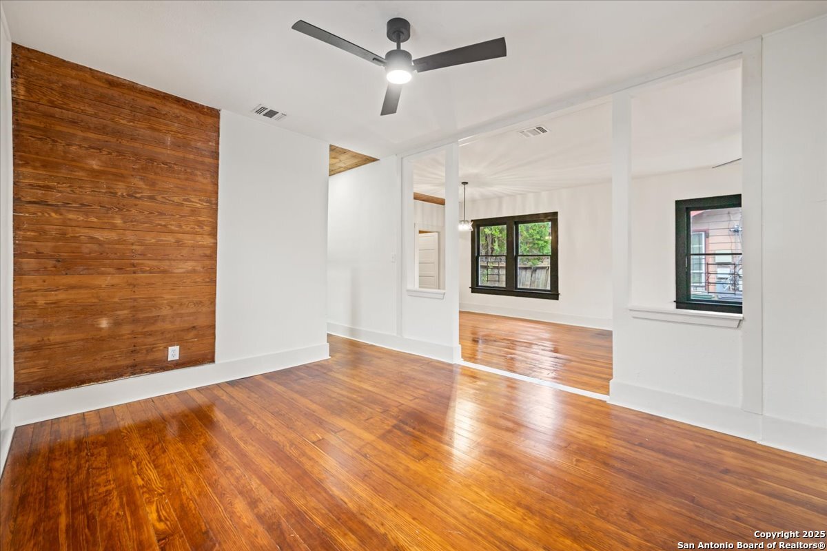 1019 Saint James San Antonio TX 78202