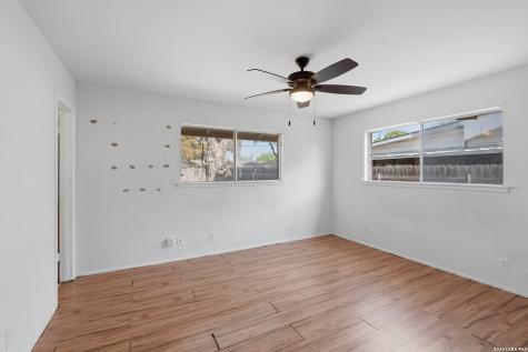 221 Maple Schertz TX 78154