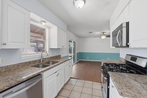 221 Maple Schertz TX 78154