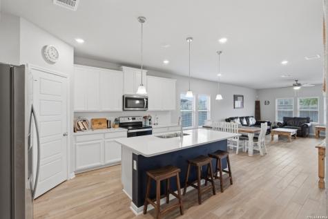 419 Shelton Pass Cibolo TX 78108