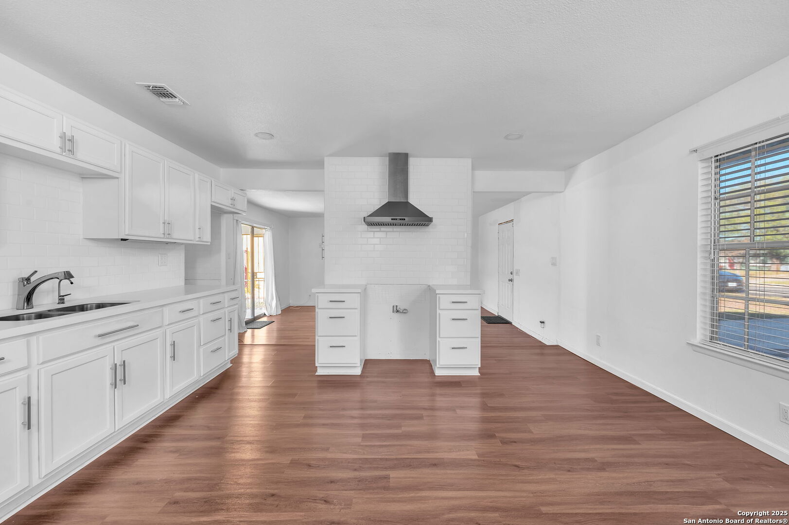 6334 Big Valley San Antonio TX 78242