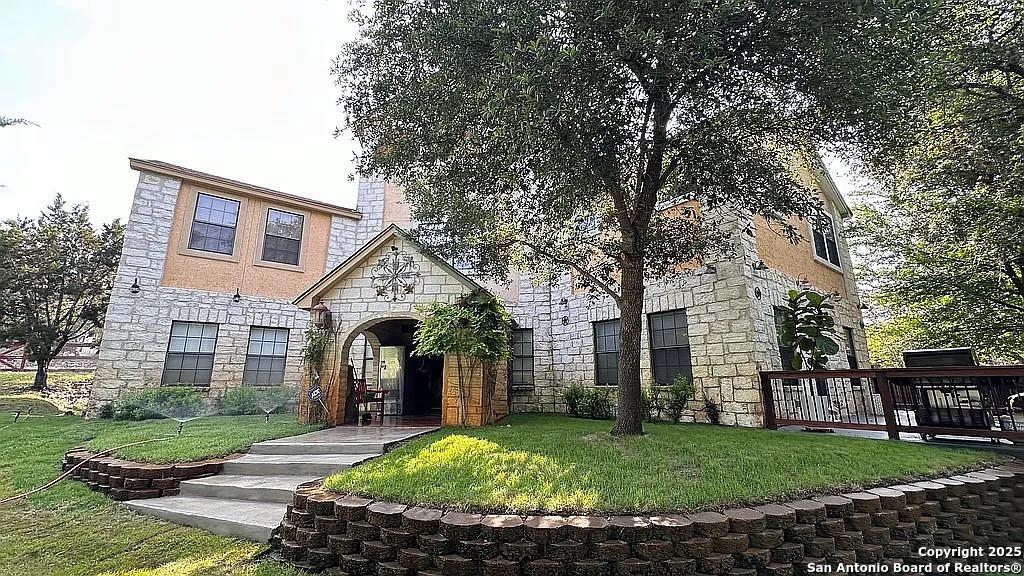 112 Angel Drive Lakehills TX 78063