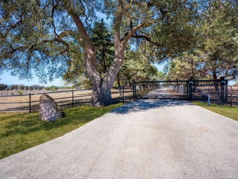 676 Highgate Drive Bandera TX 78003