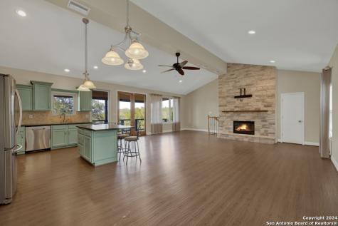 925 & 913 Glenn Drive Canyon Lake TX 78133