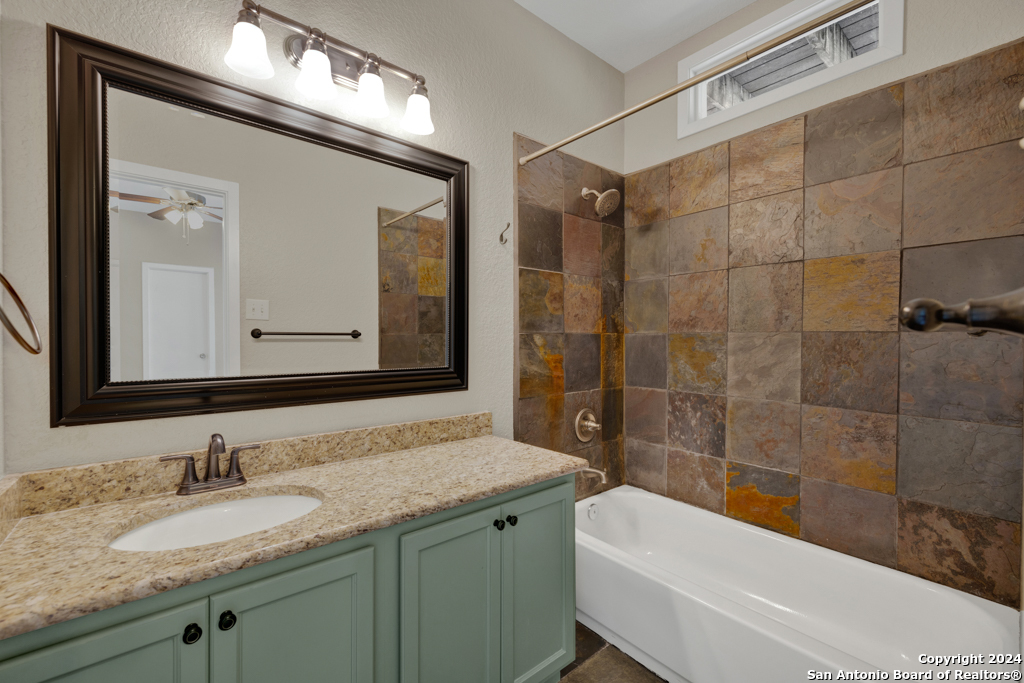 925 & 913 Glenn Drive Canyon Lake TX 78133