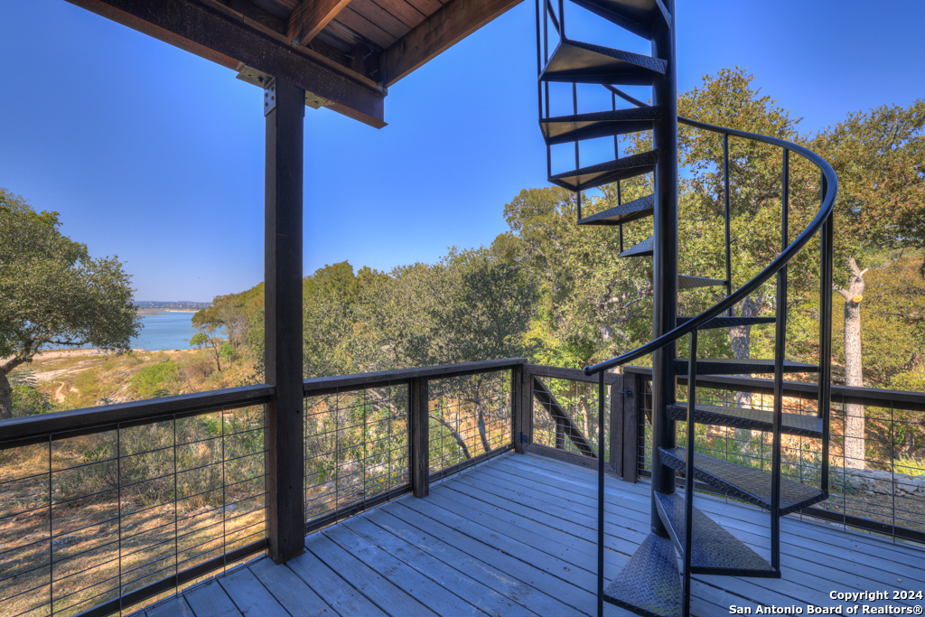 925 & 913 Glenn Drive Canyon Lake TX 78133