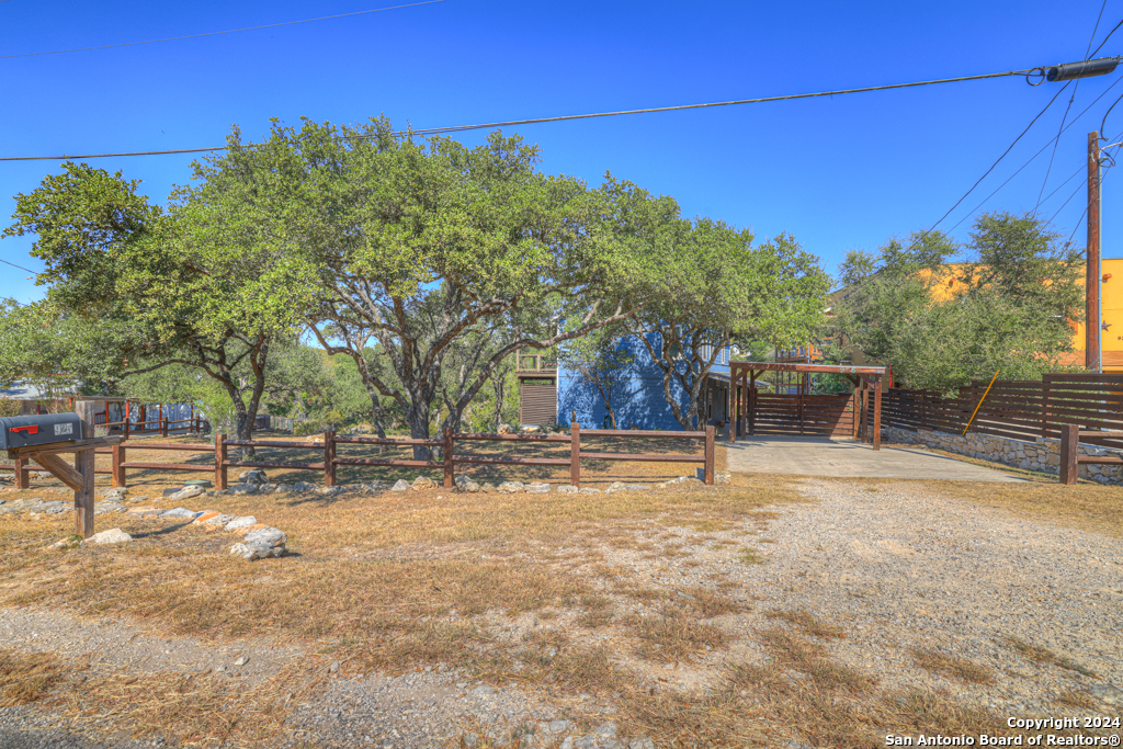 925 & 913 Glenn Drive Canyon Lake TX 78133