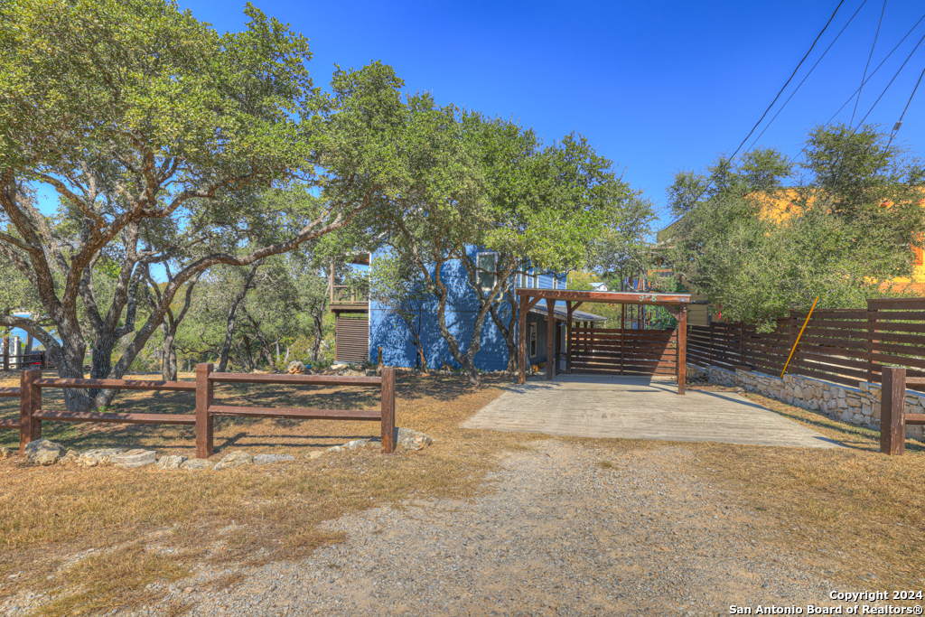 925 & 913 Glenn Drive Canyon Lake TX 78133