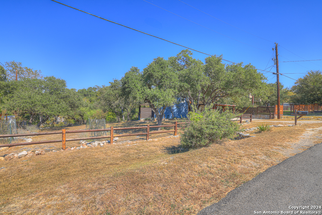 925 & 913 Glenn Drive Canyon Lake TX 78133
