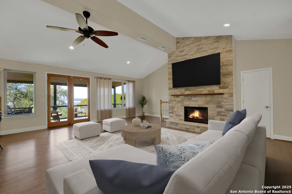 925 & 913 Glenn Drive Canyon Lake TX 78133