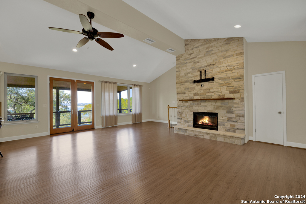 925 & 913 Glenn Drive Canyon Lake TX 78133