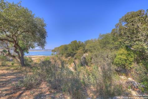 925 & 913 Glenn Drive Canyon Lake TX 78133