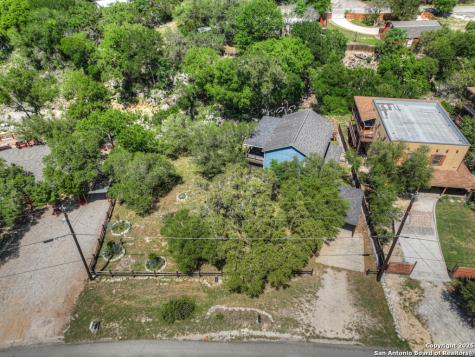 925 & 913 Glenn Drive Canyon Lake TX 78133