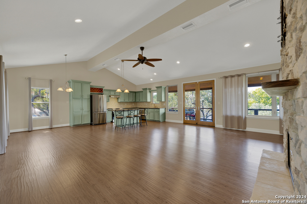 925 & 913 Glenn Drive Canyon Lake TX 78133