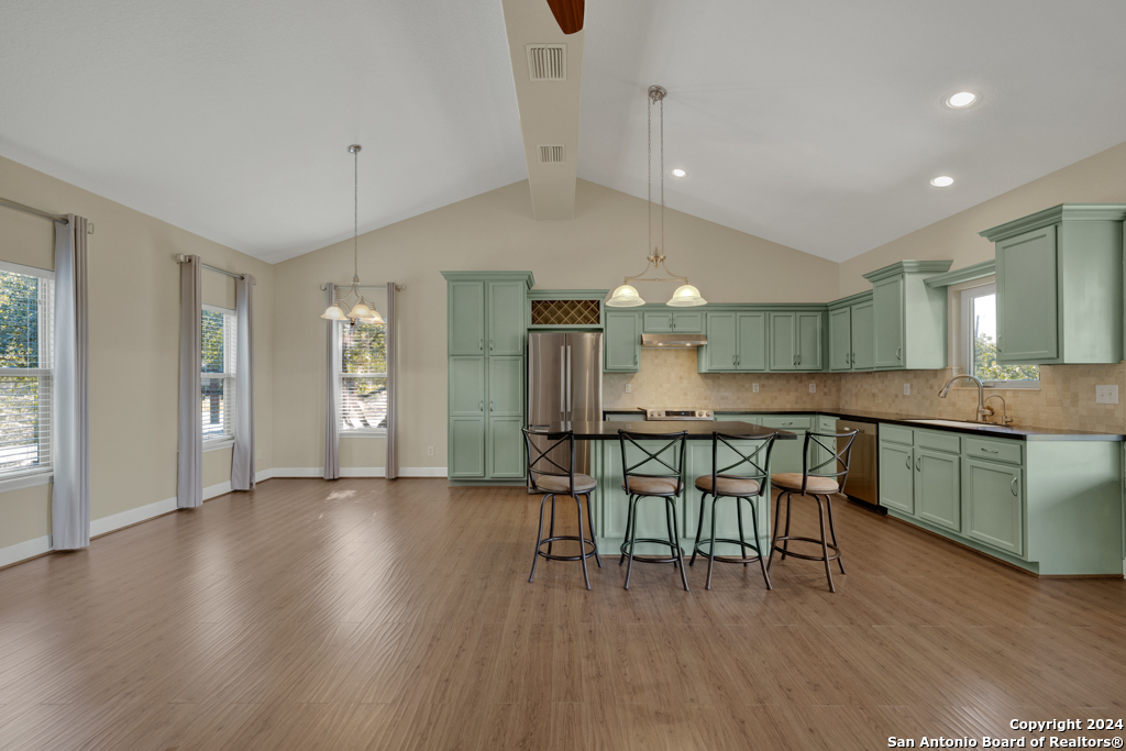 925 & 913 Glenn Drive Canyon Lake TX 78133