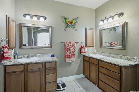 1107 Saddle Horse San Antonio TX 78260