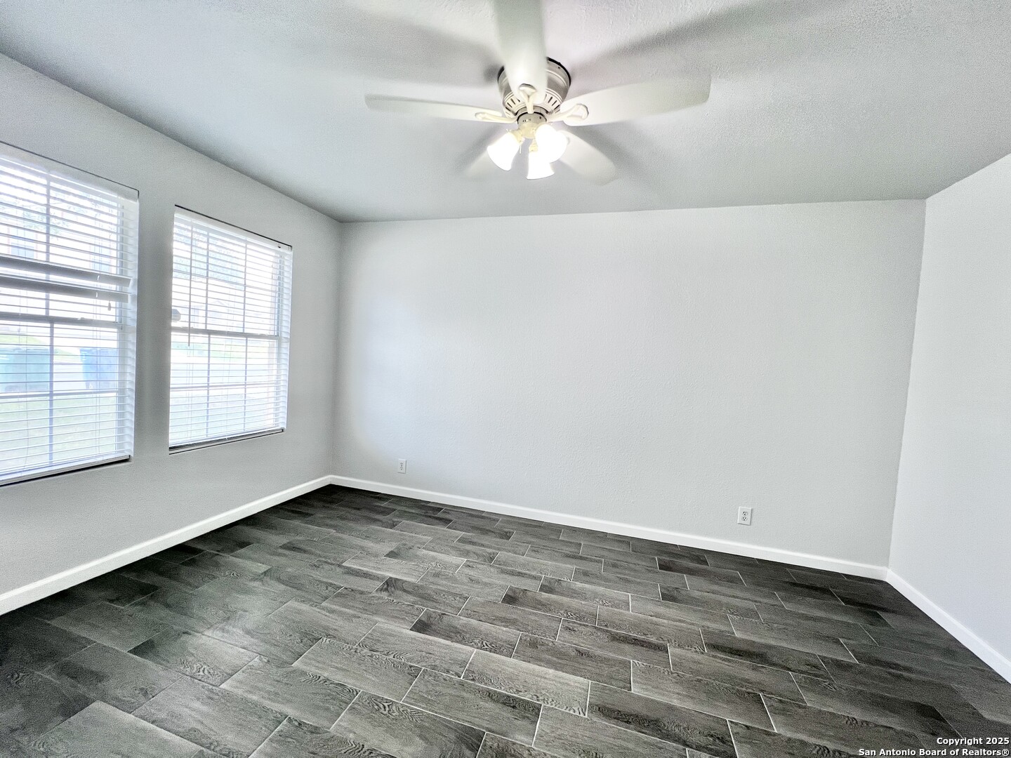 5807 Barton Hollow San Antonio TX 78249