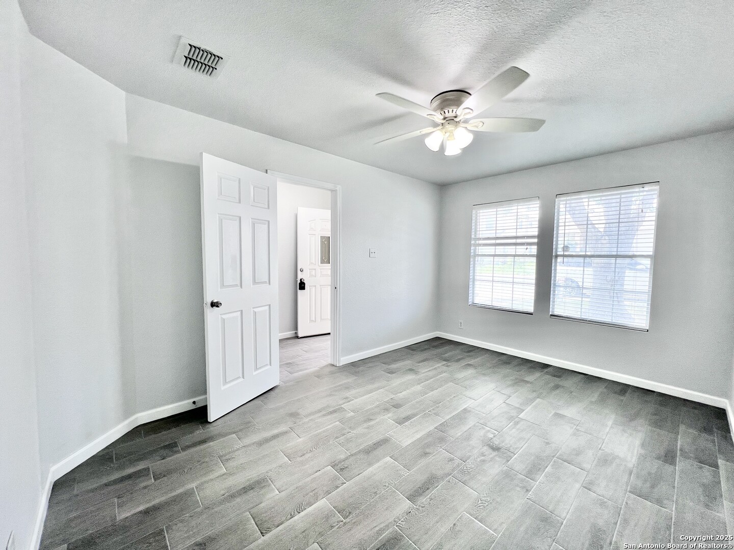 5807 Barton Hollow San Antonio TX 78249