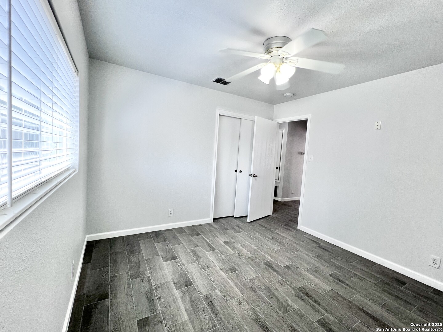 5807 Barton Hollow San Antonio TX 78249