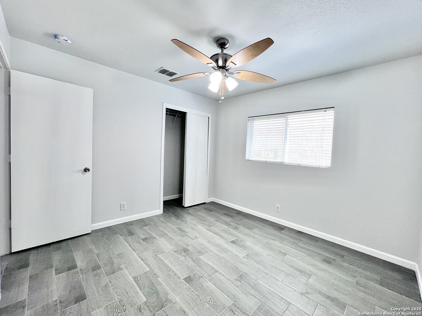 5807 Barton Hollow San Antonio TX 78249