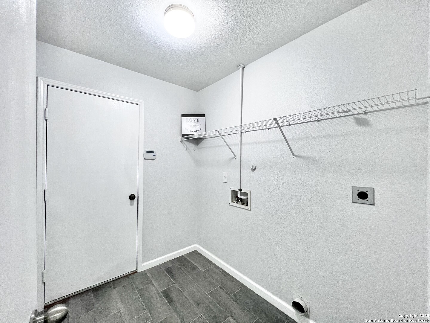 5807 Barton Hollow San Antonio TX 78249