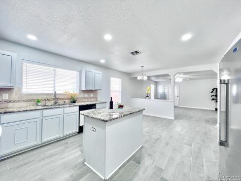 5807 Barton Hollow San Antonio TX 78249