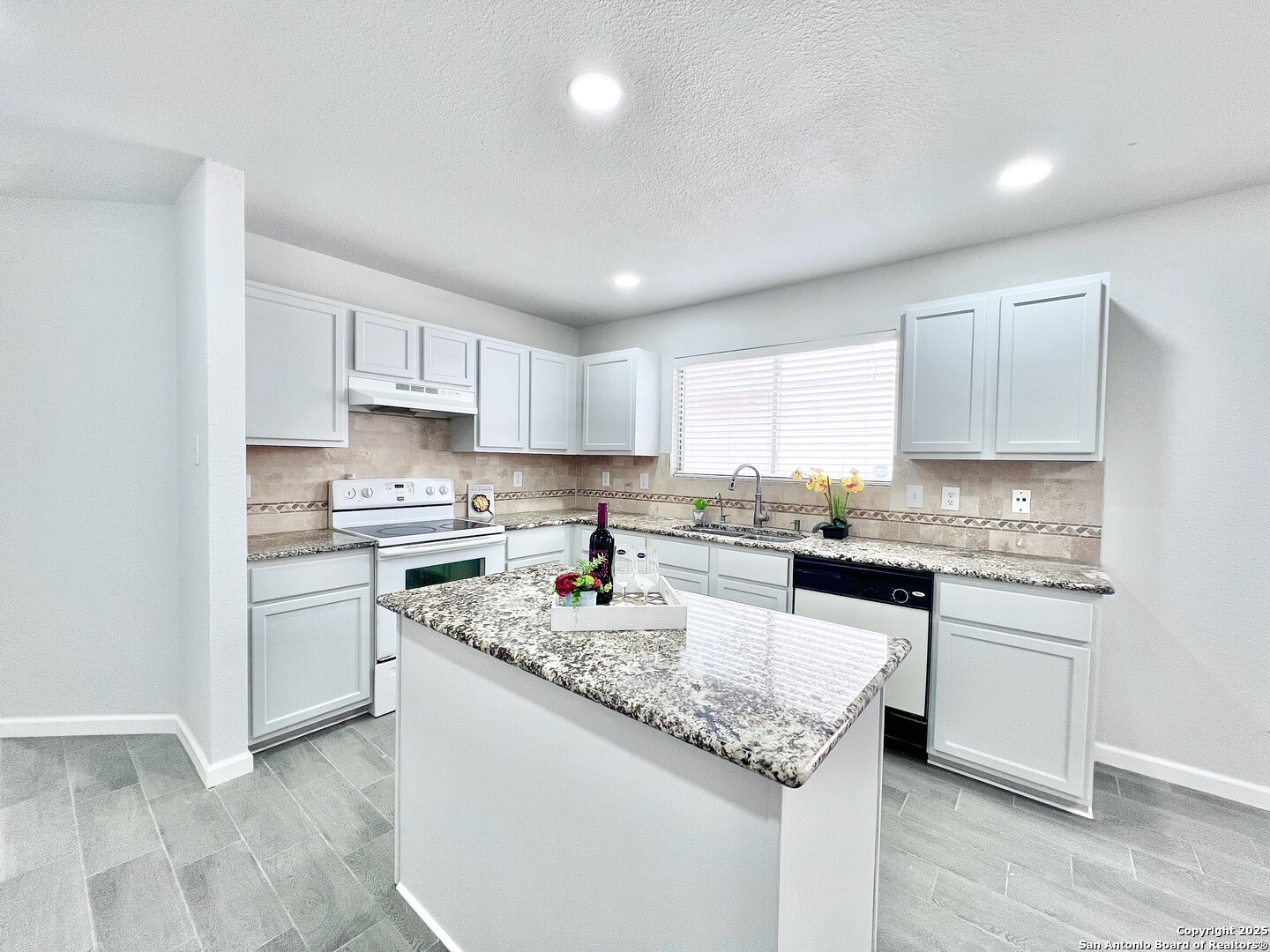 5807 Barton Hollow San Antonio TX 78249