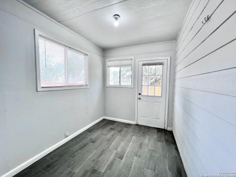 5807 Barton Hollow San Antonio TX 78249