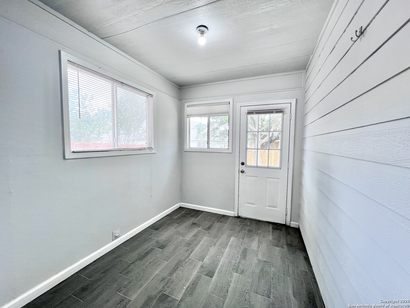 5807 Barton Hollow San Antonio TX 78249