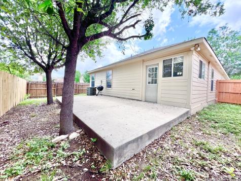 5807 Barton Hollow San Antonio TX 78249